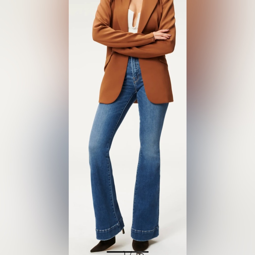 Good American High Waist Flare Leg Jeans Size 6/28 Brand New Still in Bag